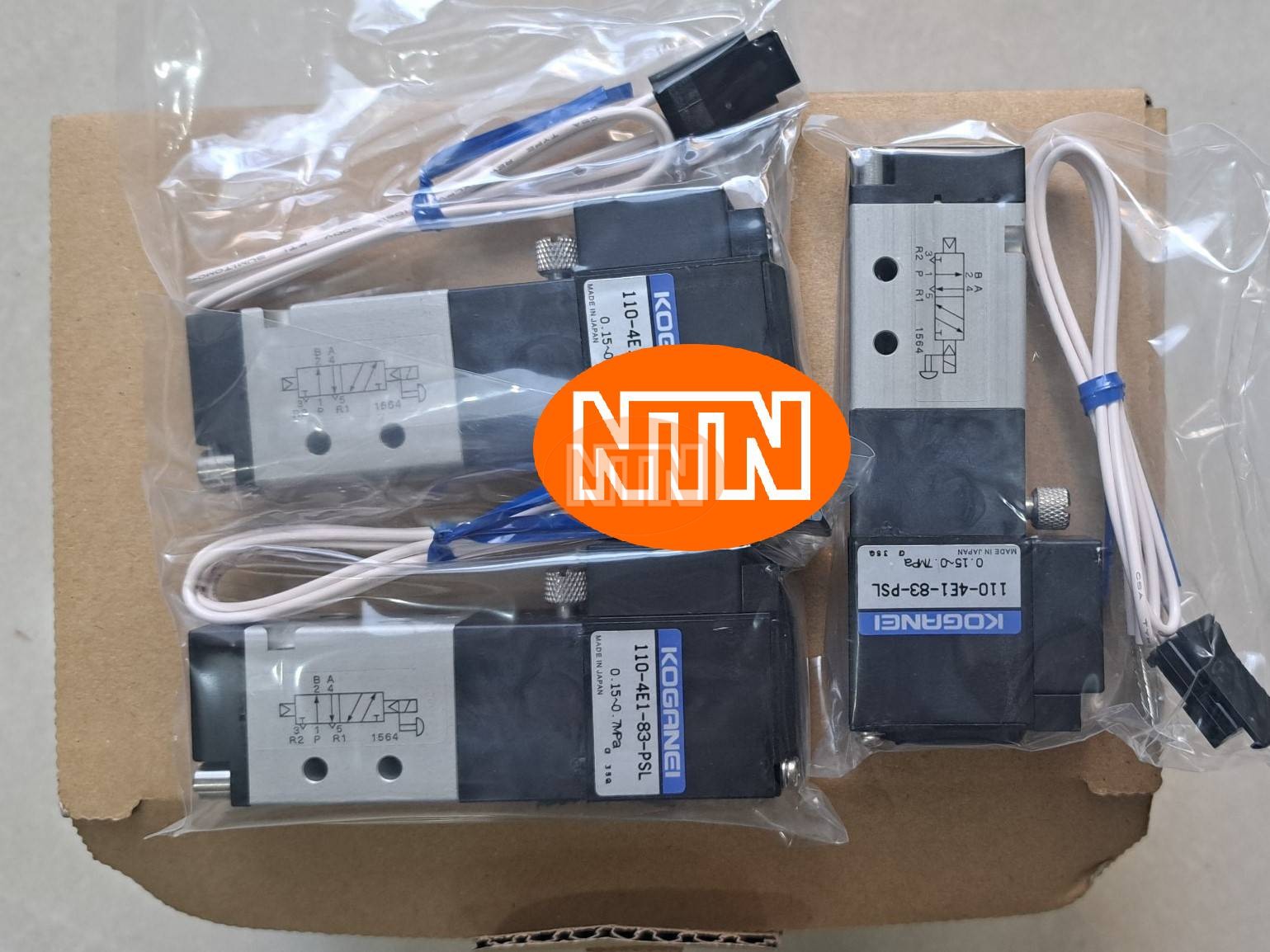 Solenoid Valve KOGANEI 110-4E1-83-PSL AC200V Van điện từ