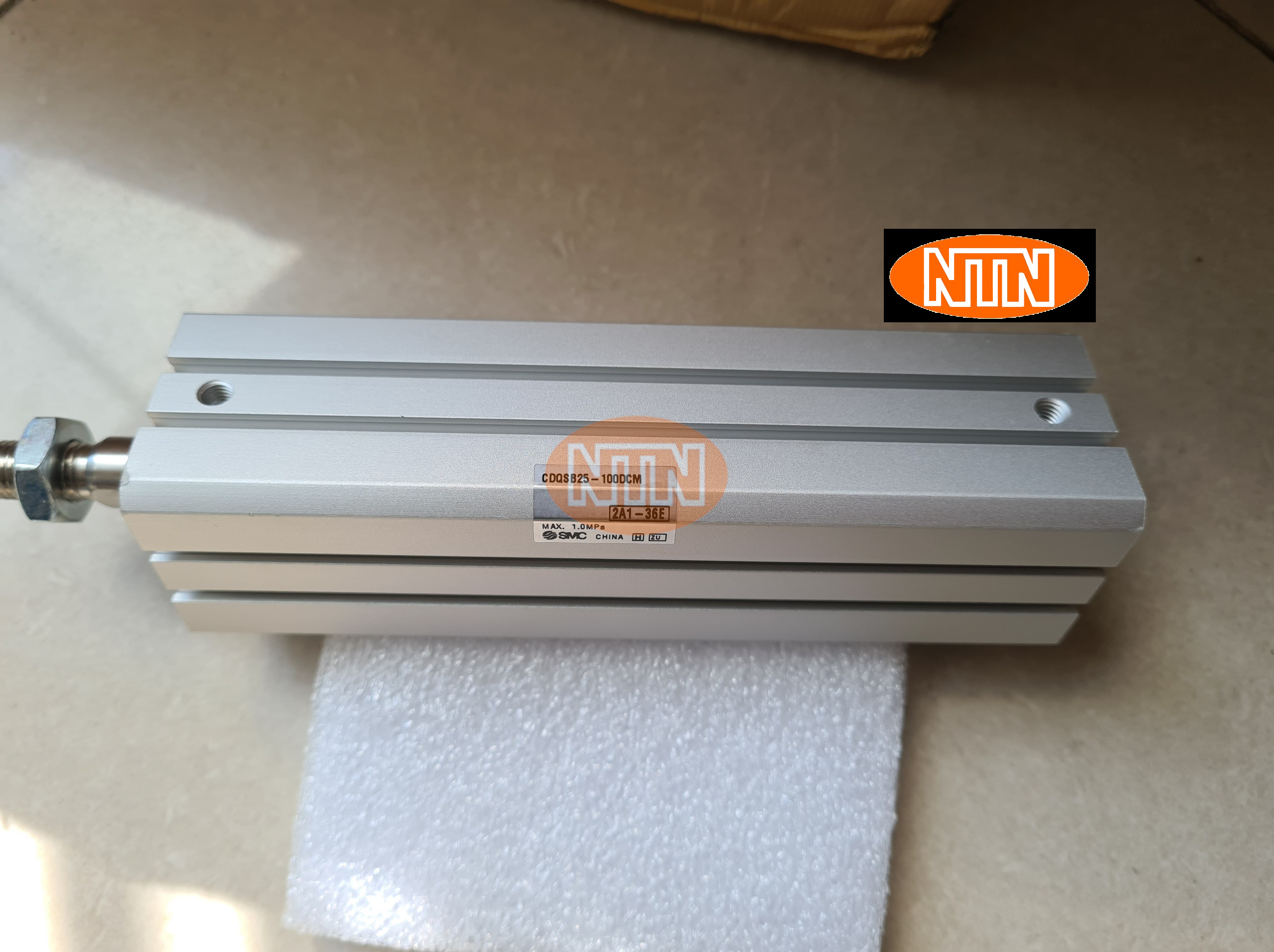 SMC CDQSB25-100DCM Xy lanh khí nén