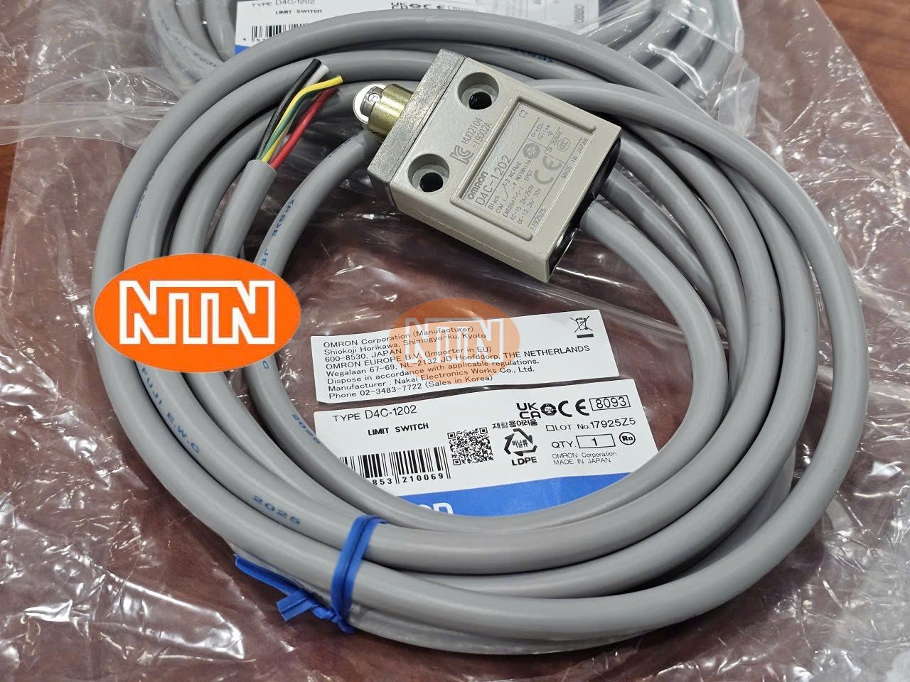 Compact Cylinder SMC CDQ2B20-50DCZ Xi lanh khí nén