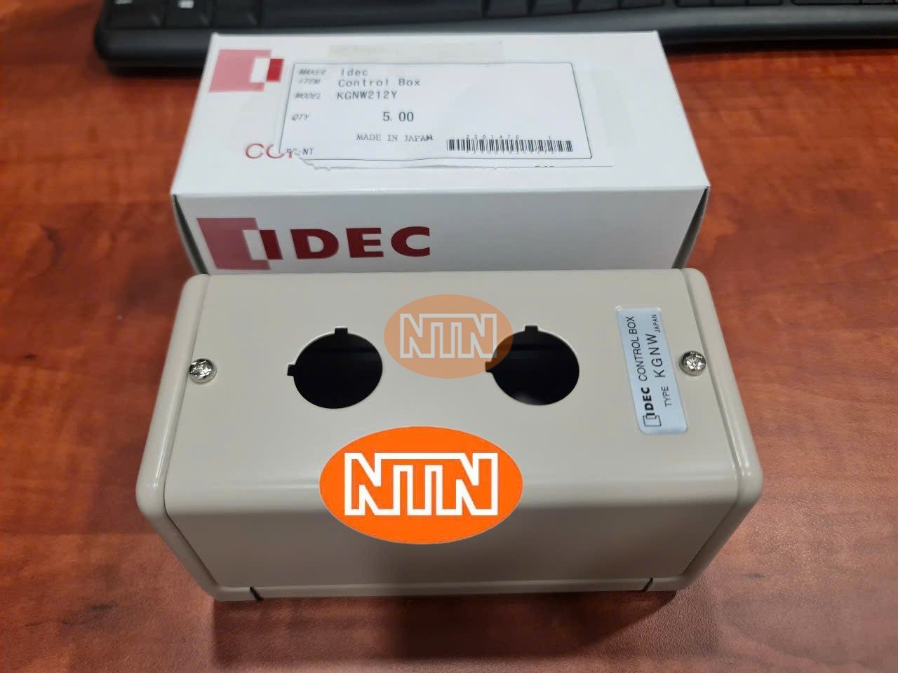Control Box IDEC KGNW212Y Hộp điều khiển