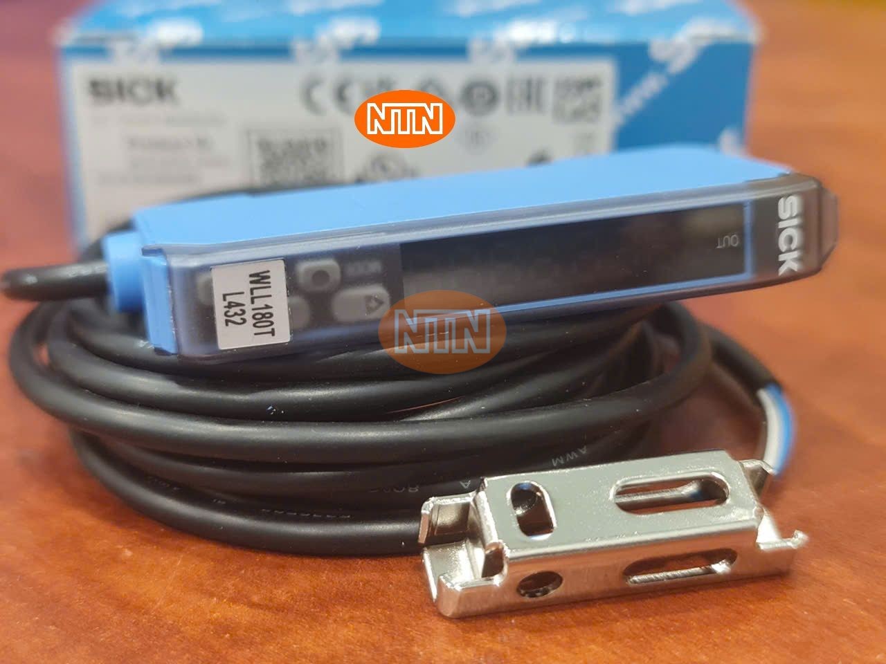 Fiber Amplifier Omron E3X-SD21 2M Bộ khuếch đại sợi quang