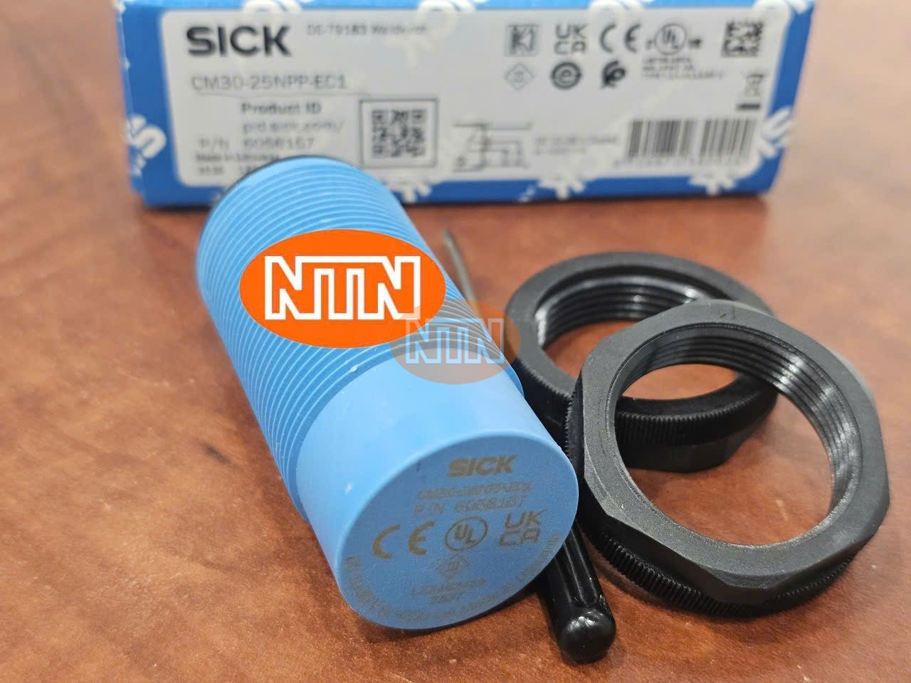 Pressure switch ifm PV7004 Cảm biến áp suất